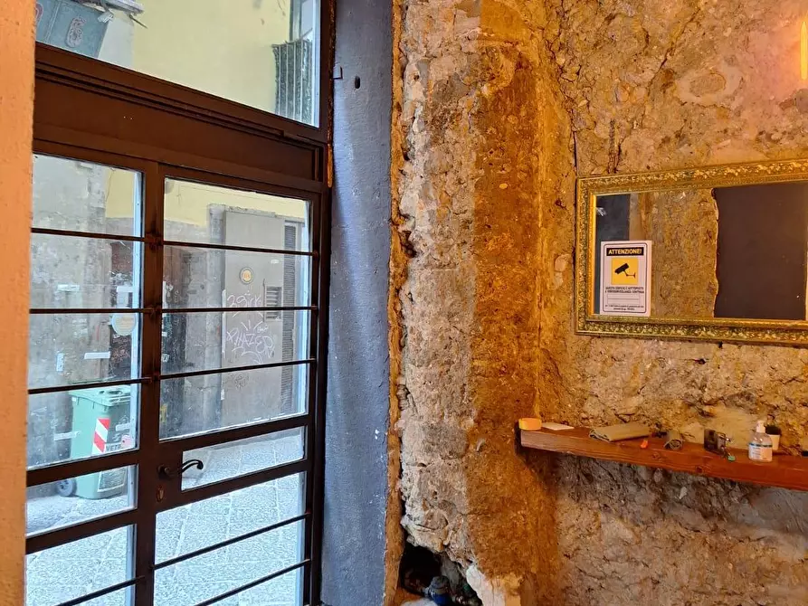 Immagine 4 di Attività commerciale in affitto  in Via Giovanni Da Procida 5 a Salerno