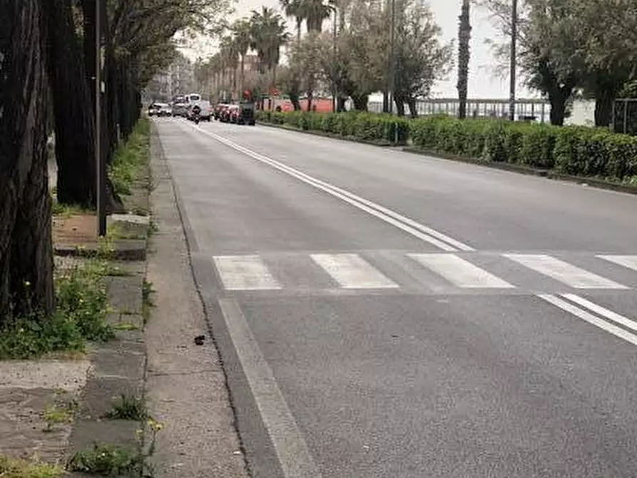 Immagine 3 di Attività commerciale in vendita  in via perito 10 a Salerno