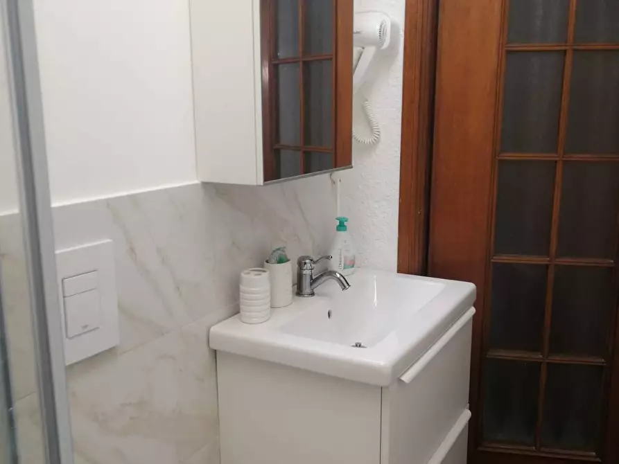 Immagine 12 di Appartamento in affitto  in BAVA 45 a Torino