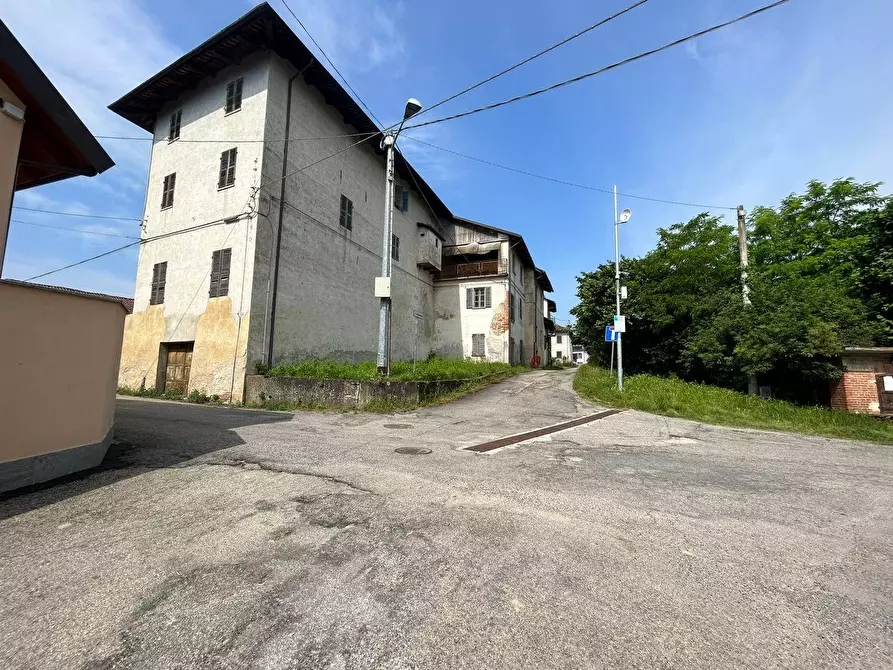 Immagine 2 di Rustico / casale in vendita  in Via Remondato 1 a Capriglio