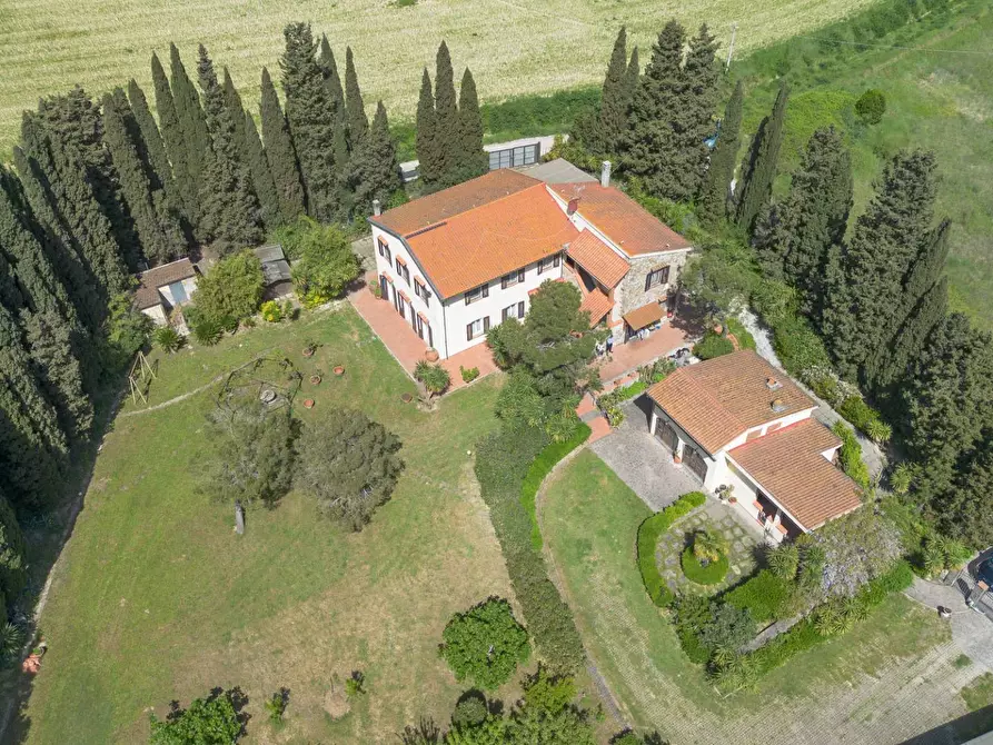 Immagine 1 di Villa in vendita  in via delle sorgenti a Collesalvetti