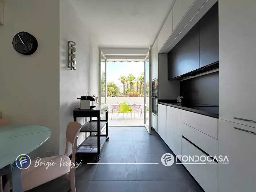 Immagine 12 di Appartamento in vendita  in Via IV Novembre a Borgio Verezzi