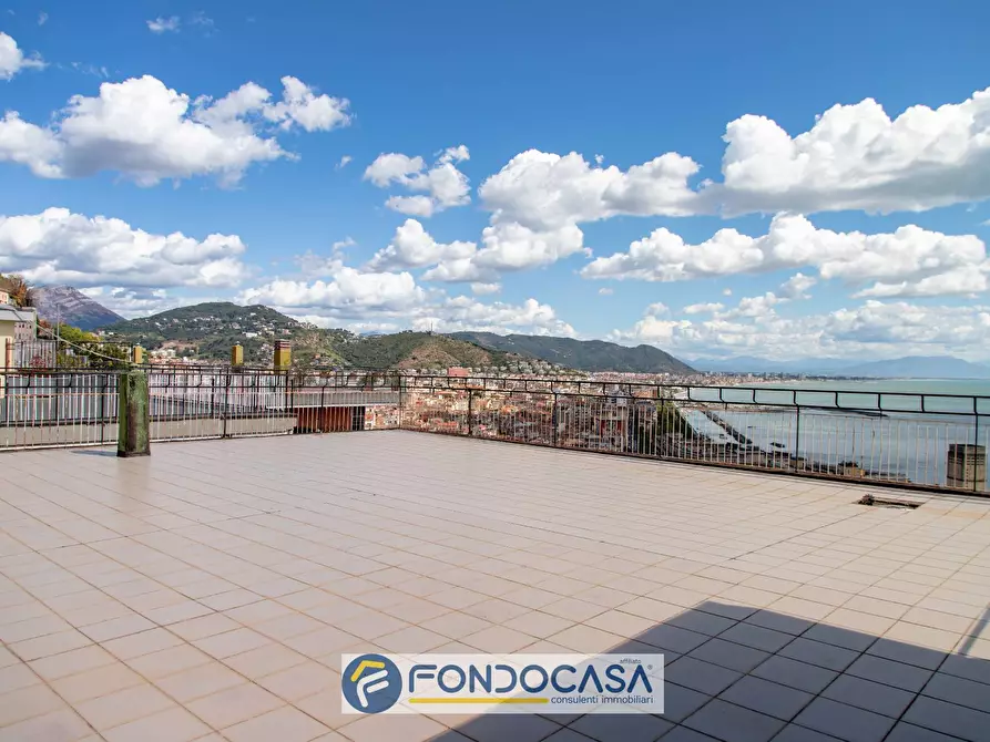 Immagine 5 di Appartamento in vendita  in Via Spinosa 12 a Salerno