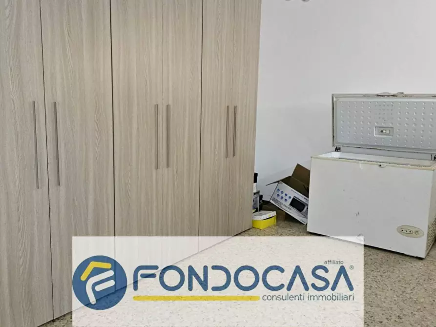 Immagine 37 di Palazzo in vendita  in Via Taranto 8 a Campi Salentina