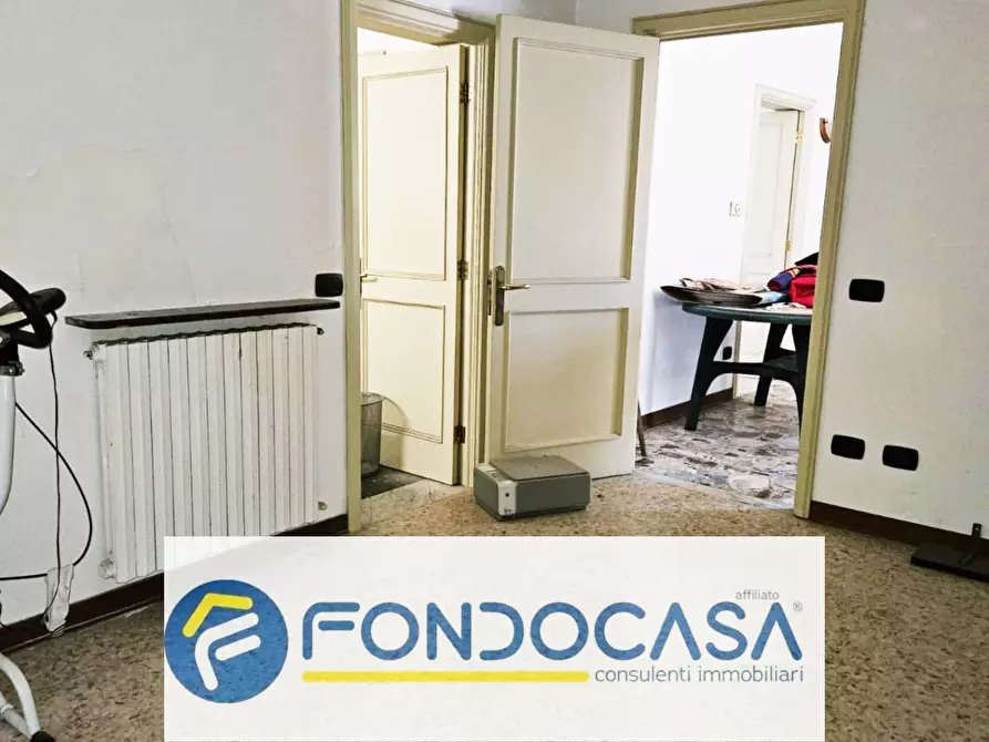 Immagine 34 di Palazzo in vendita  in Via Taranto 8 a Campi Salentina