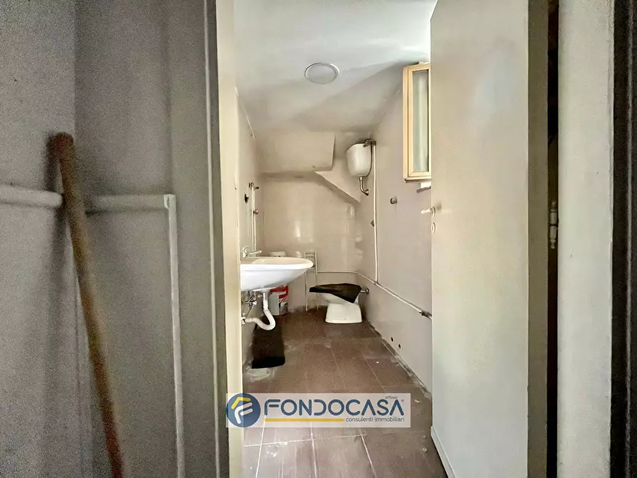 Immagine 14 di Locale commerciale in affitto  in corso unione sovietica a Sant'antimo