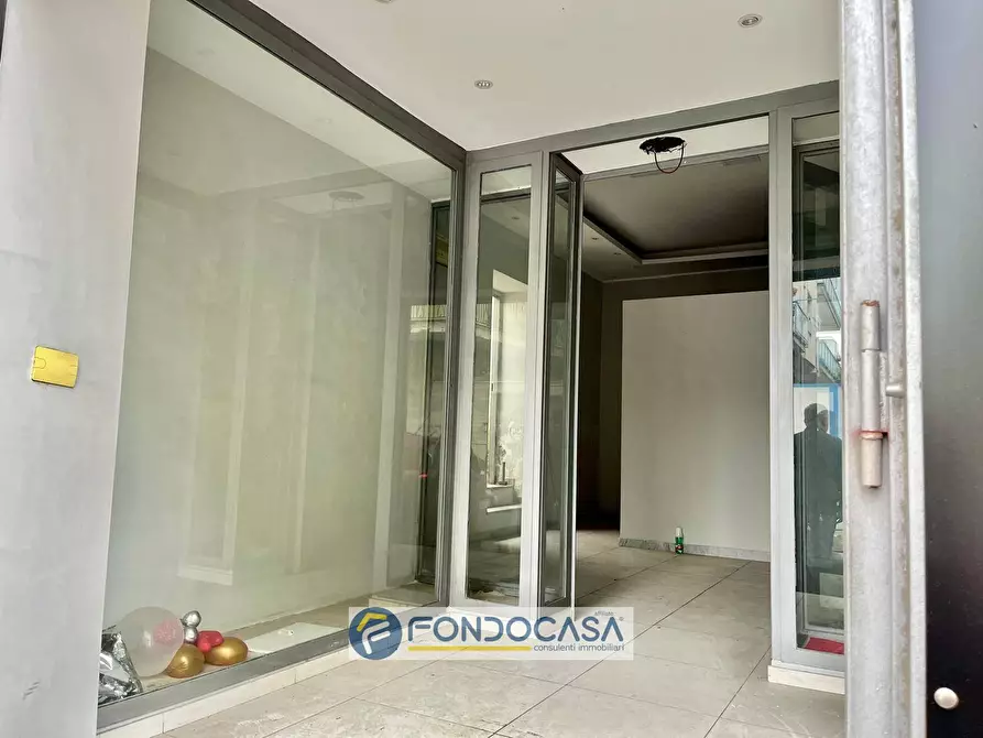 Immagine 12 di Locale commerciale in affitto  in corso unione sovietica a Sant'antimo