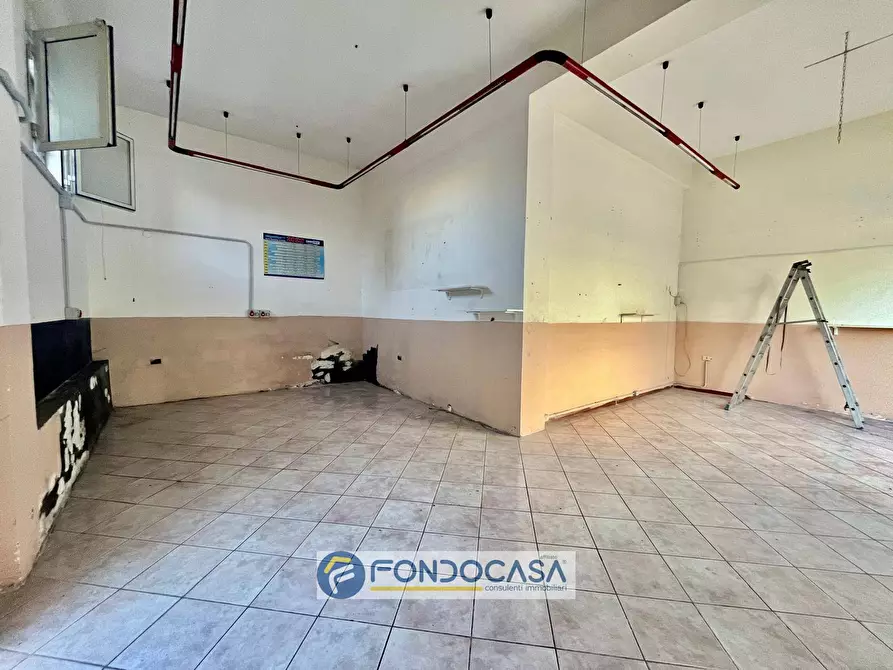 Immagine 21 di Locale commerciale in affitto  in via leopardi a Sant'antimo