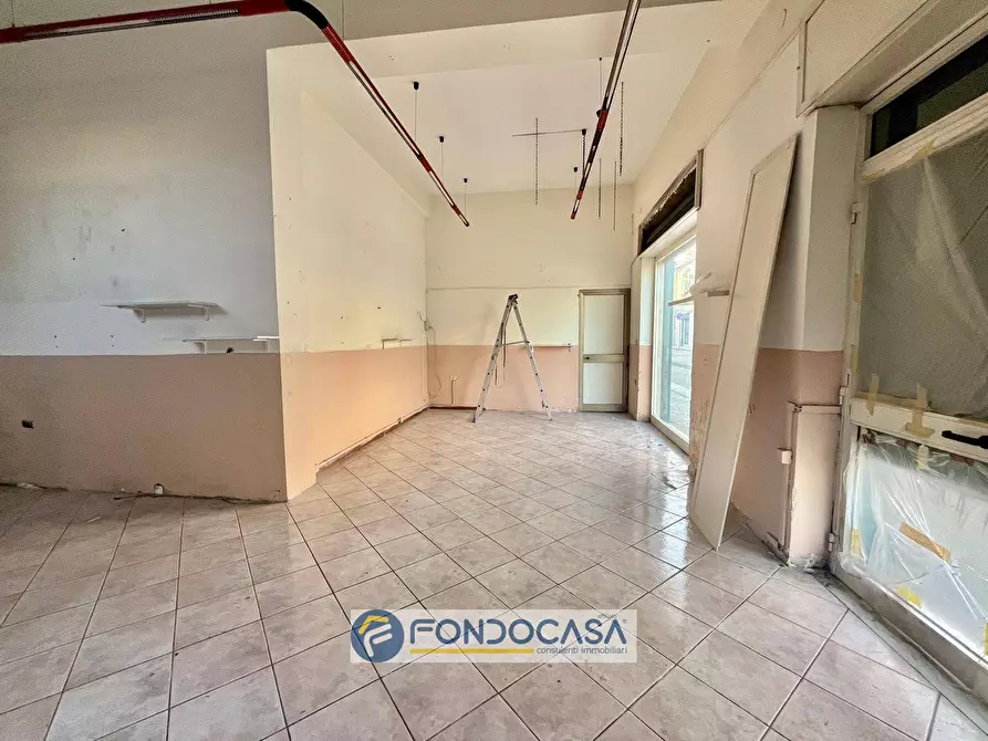 Immagine 22 di Locale commerciale in affitto  in via leopardi a Sant'antimo