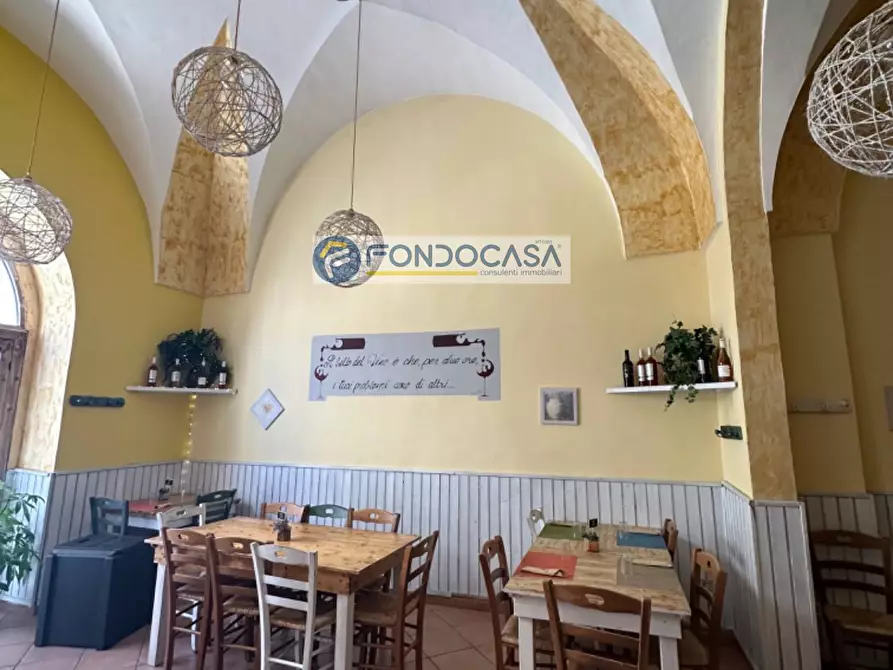 Immagine 4 di Attività commerciale in affitto  in Via Roma 34 a Campi Salentina