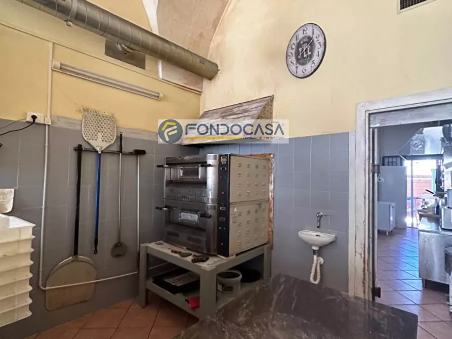 Immagine 11 di Attività commerciale in affitto  in Via Roma 34 a Campi Salentina