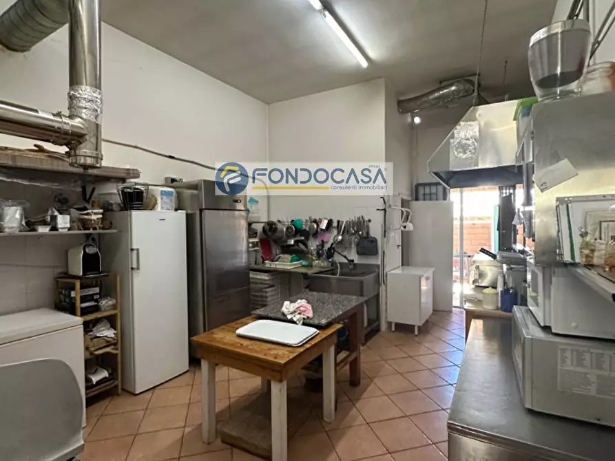 Immagine 13 di Attività commerciale in affitto  in Via Roma 34 a Campi Salentina