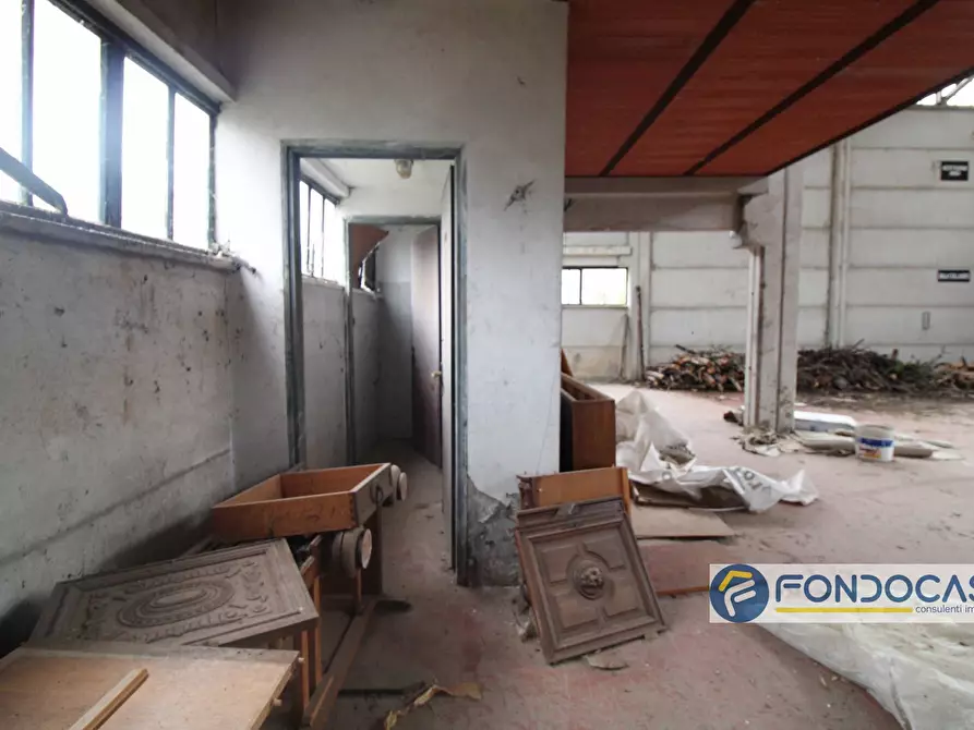 Immagine 8 di Capannone industriale in vendita  in Via Del Renaio a Buti