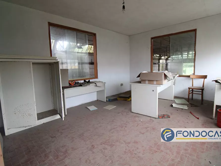 Immagine 12 di Capannone industriale in vendita  in Via Del Renaio a Buti