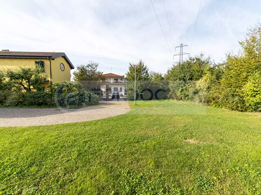 Immagine 3 di Villa in vendita  in Via Roma 47 a Mediglia