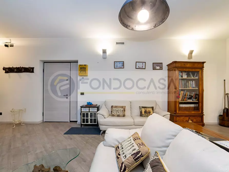 Immagine 6 di Villa in vendita  in Via Roma 47 a Mediglia