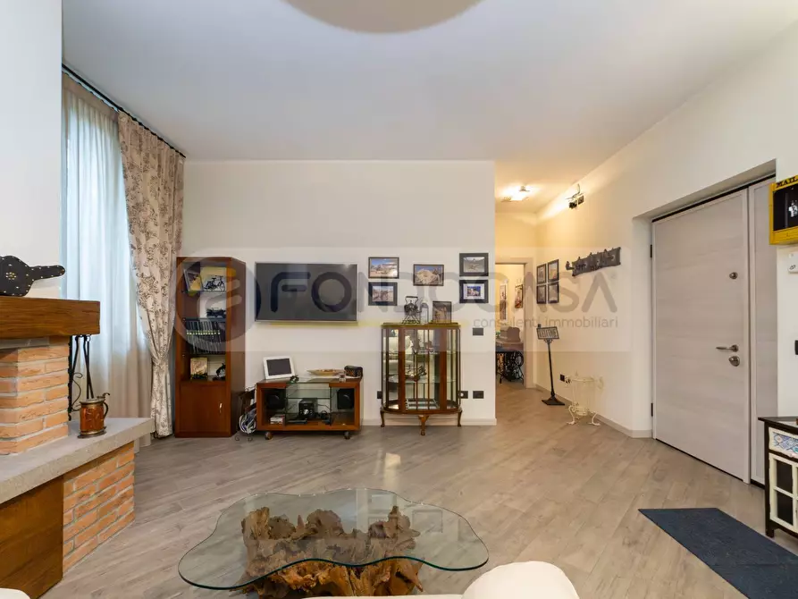 Immagine 8 di Villa in vendita  in Via Roma 47 a Mediglia