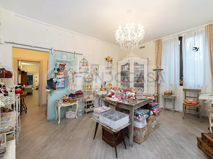 Immagine 12 di Villa in vendita  in Via Roma 47 a Mediglia