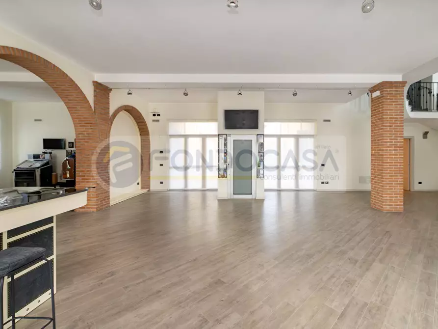 Immagine 25 di Villa in vendita  in Via Roma 47 a Mediglia