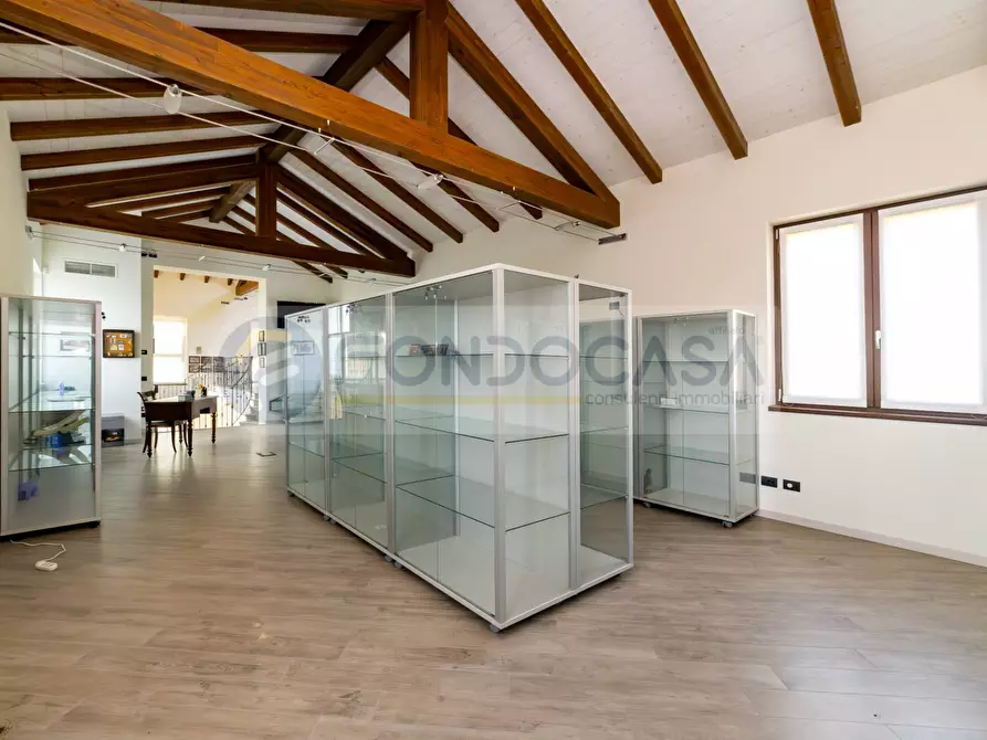 Immagine 58 di Villa in vendita  in Via Roma 47 a Mediglia