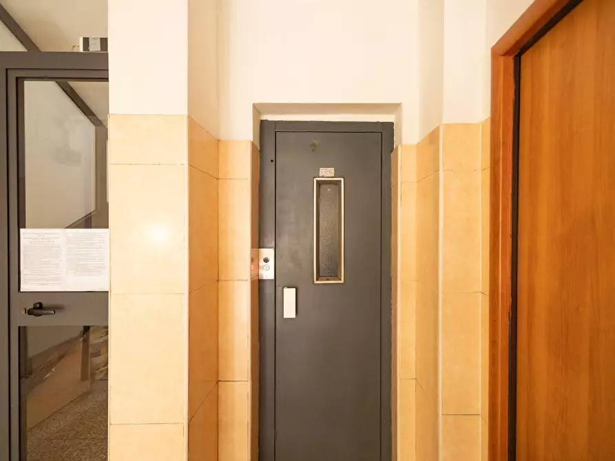 Immagine 32 di Appartamento in vendita  in VIA R.ORSINI 2 a Taranto