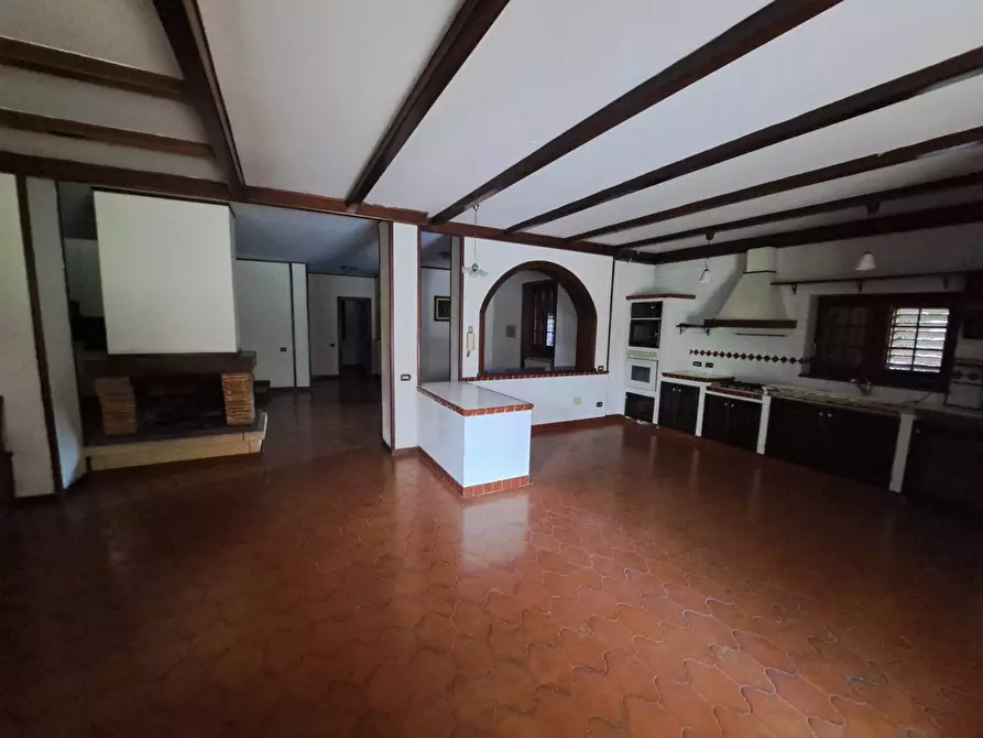 Immagine 25 di Villa in vendita  a Castello Di Cisterna