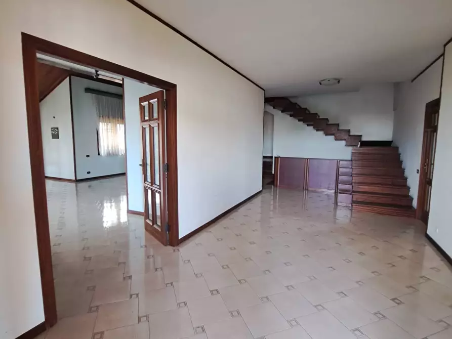 Immagine 8 di Villa in vendita  a Castello Di Cisterna