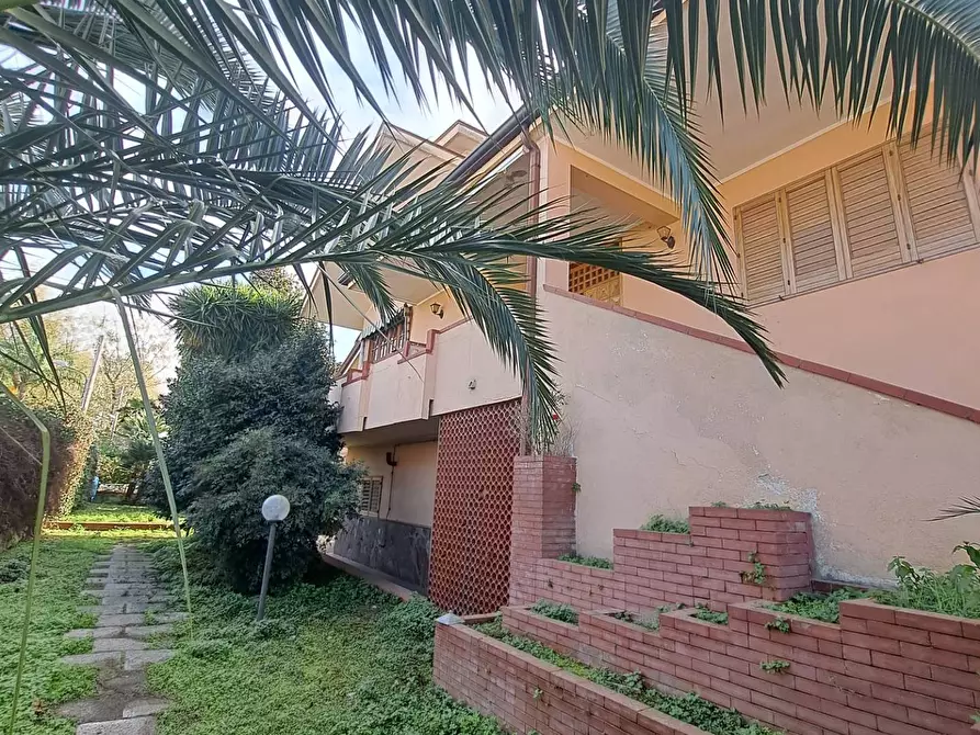 Immagine 31 di Villa in vendita  a Castello Di Cisterna