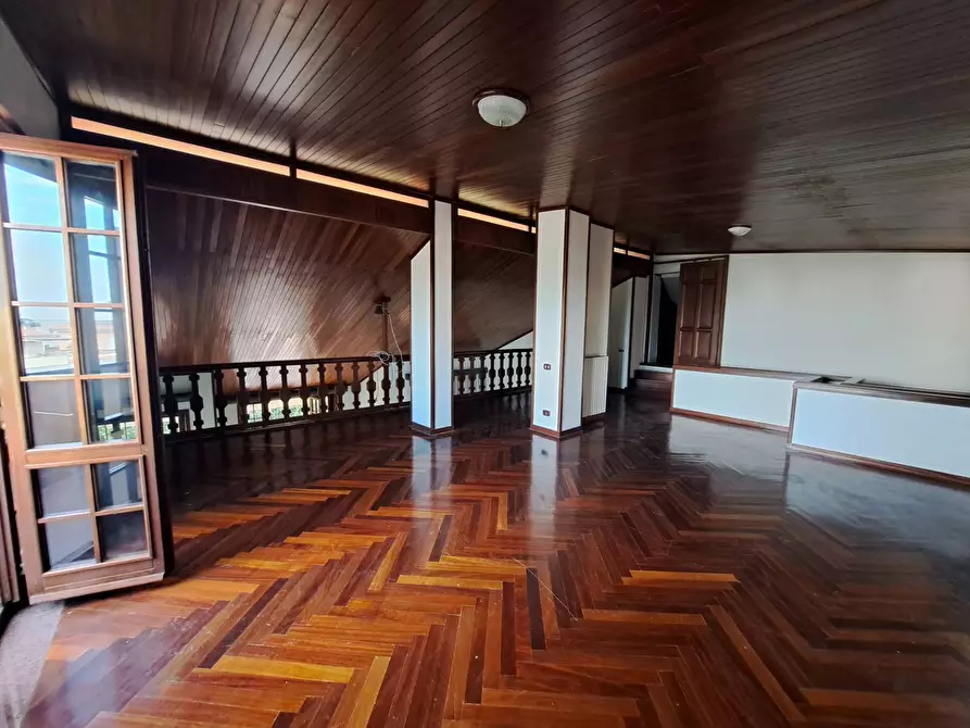 Immagine 12 di Villa in vendita  a Castello Di Cisterna