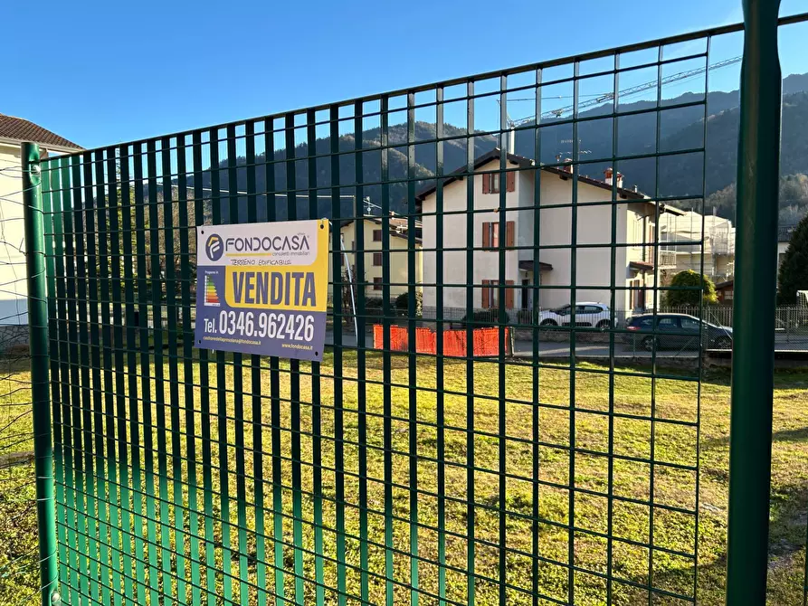 Immagine 2 di Locale commerciale in vendita  in Via Bonvicini a Clusone