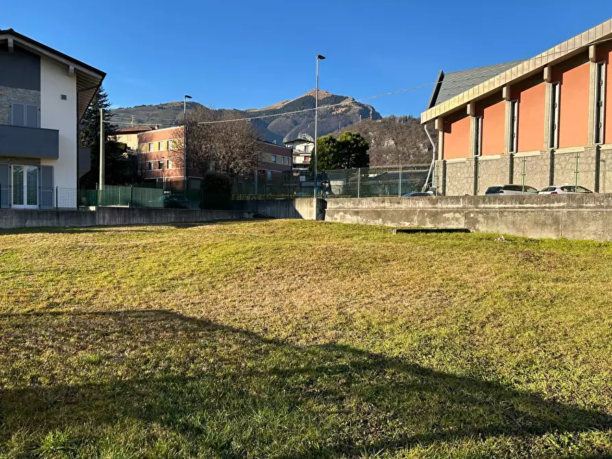 Immagine 7 di Locale commerciale in vendita  in Via Bonvicini a Clusone