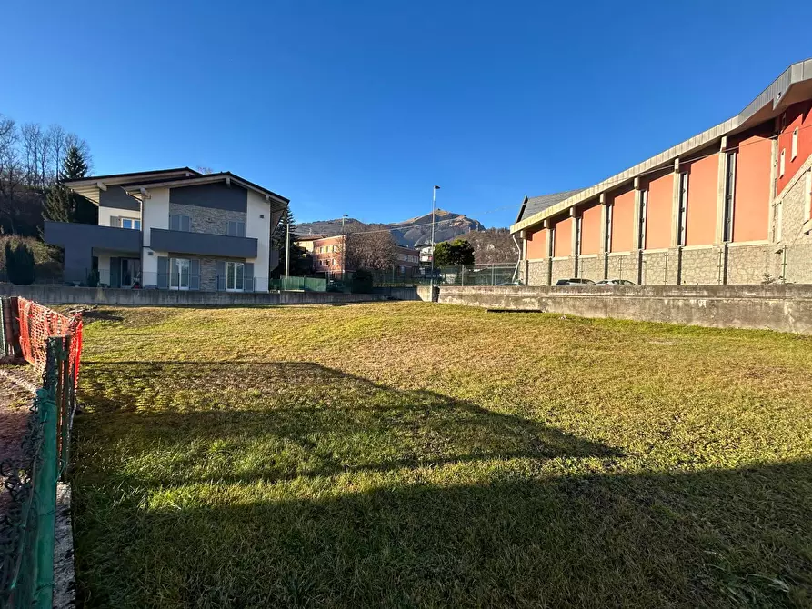 Immagine 3 di Locale commerciale in vendita  in Via Bonvicini a Clusone