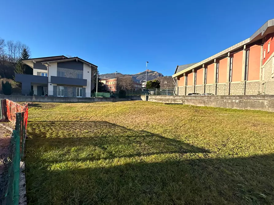 Immagine 10 di Locale commerciale in vendita  in Via Bonvicini a Clusone