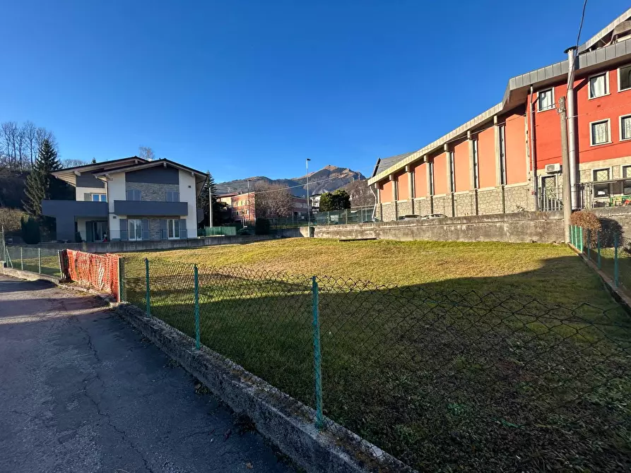 Immagine 16 di Locale commerciale in vendita  in Via Bonvicini a Clusone