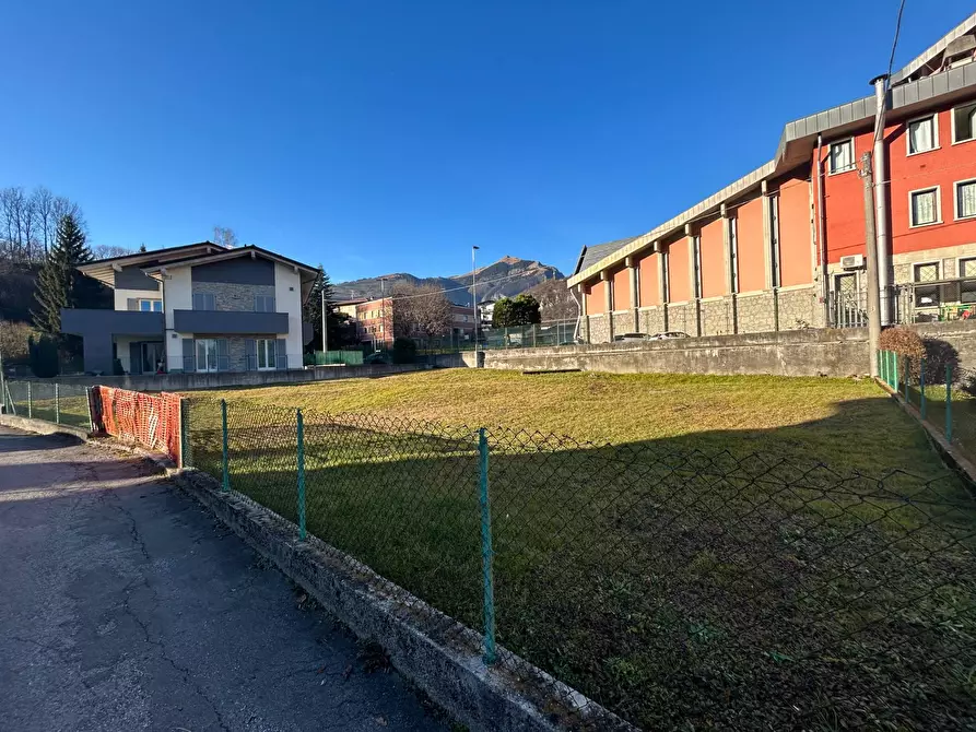 Immagine 15 di Locale commerciale in vendita  in Via Bonvicini a Clusone