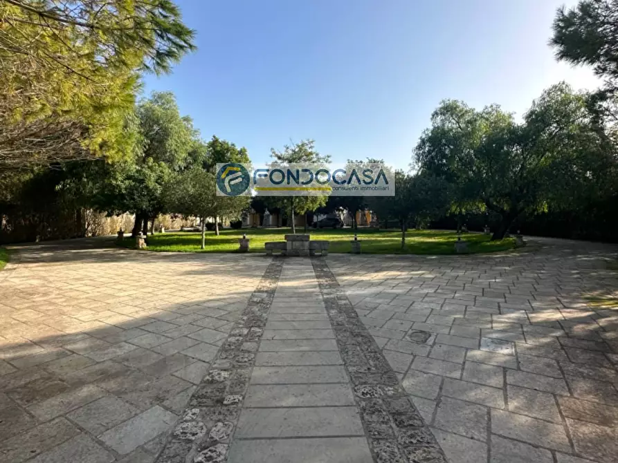 Immagine 3 di Villa in vendita  in Via Padula a Arnesano