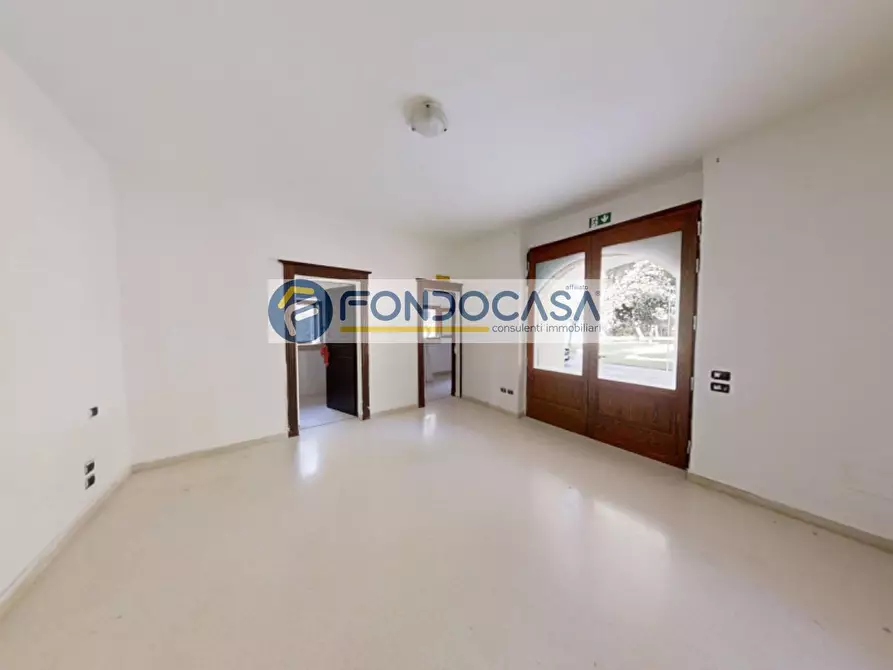 Immagine 14 di Villa in vendita  in Via Padula a Arnesano