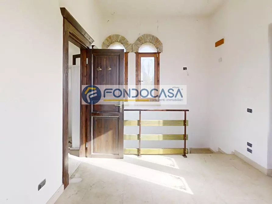 Immagine 29 di Villa in vendita  in Via Padula a Arnesano