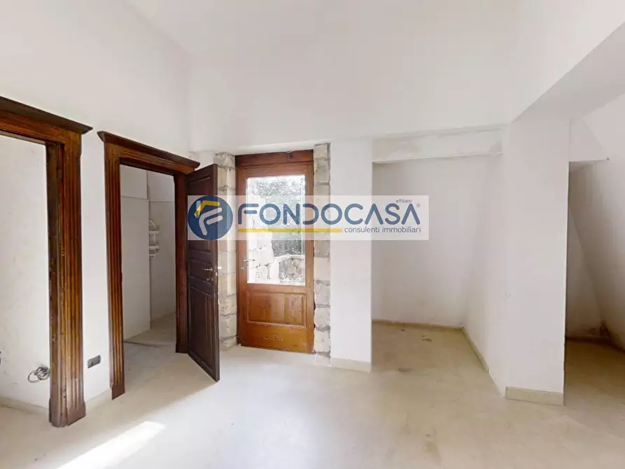 Immagine 31 di Villa in vendita  in Via Padula a Arnesano