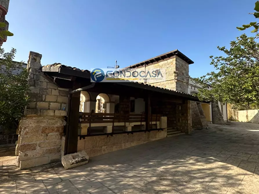 Immagine 33 di Villa in vendita  in Via Padula a Arnesano