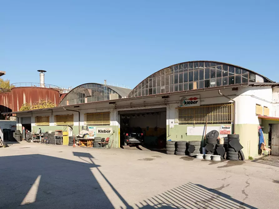 Immagine 3 di Locale commerciale in vendita  in Via Piceno Aprutina 33 a Ascoli Piceno