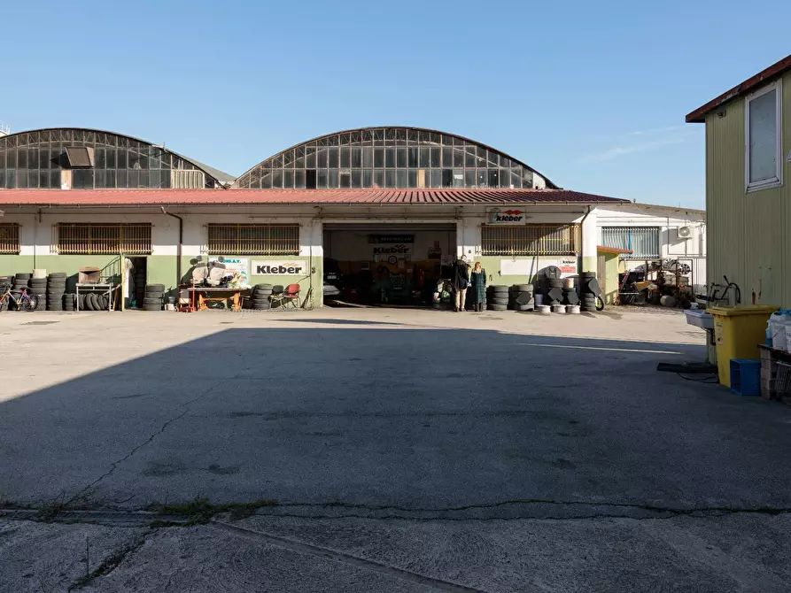 Immagine 5 di Locale commerciale in vendita  in Via Piceno Aprutina 33 a Ascoli Piceno