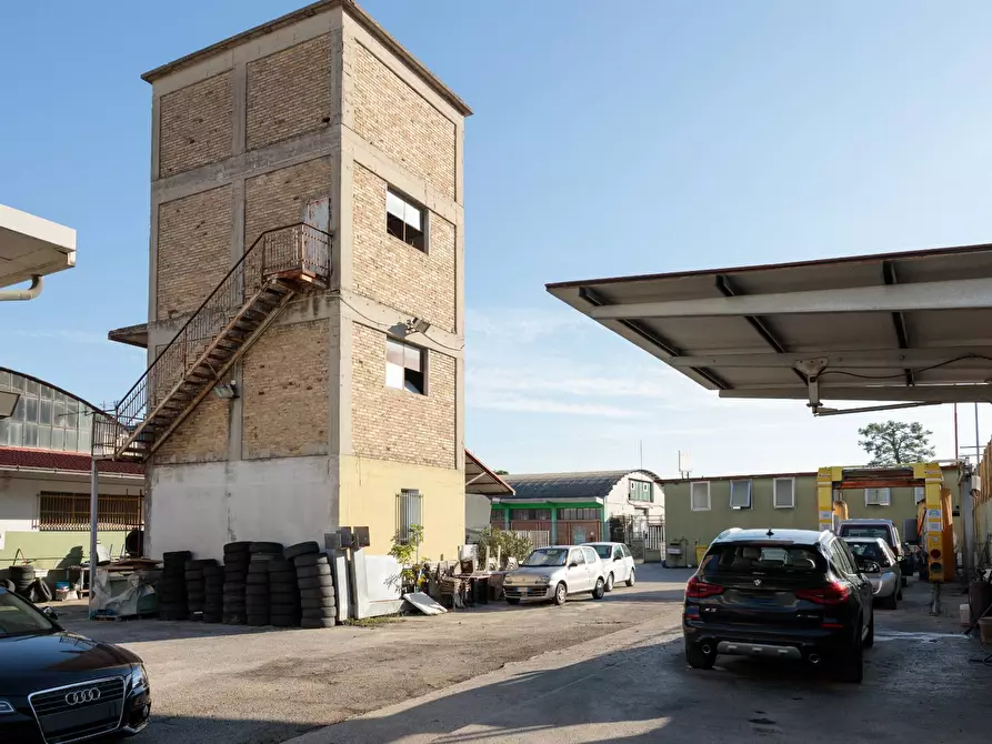 Immagine 6 di Locale commerciale in vendita  in Via Piceno Aprutina 33 a Ascoli Piceno