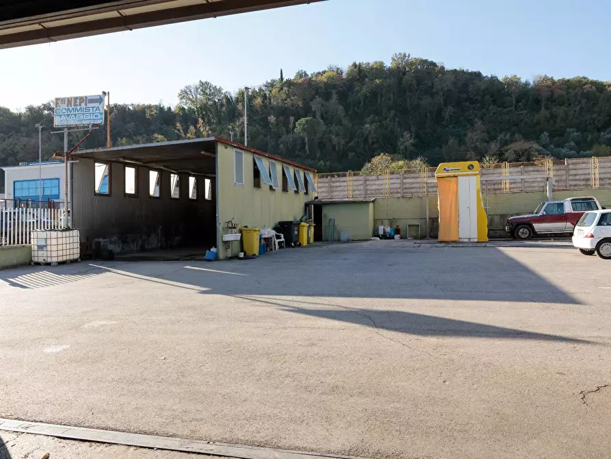 Immagine 15 di Locale commerciale in vendita  in Via Piceno Aprutina 33 a Ascoli Piceno