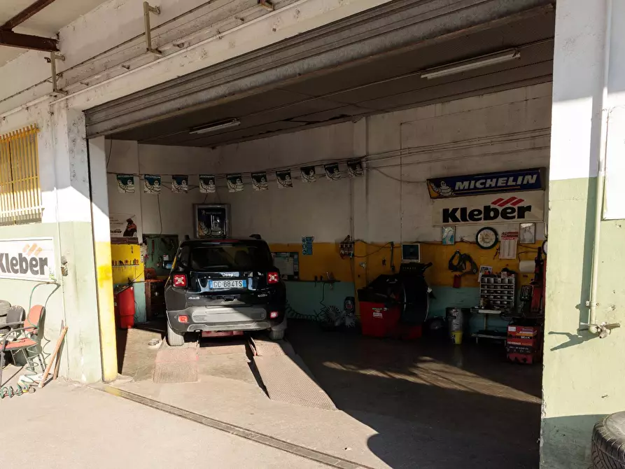 Immagine 19 di Locale commerciale in vendita  in Via Piceno Aprutina 33 a Ascoli Piceno