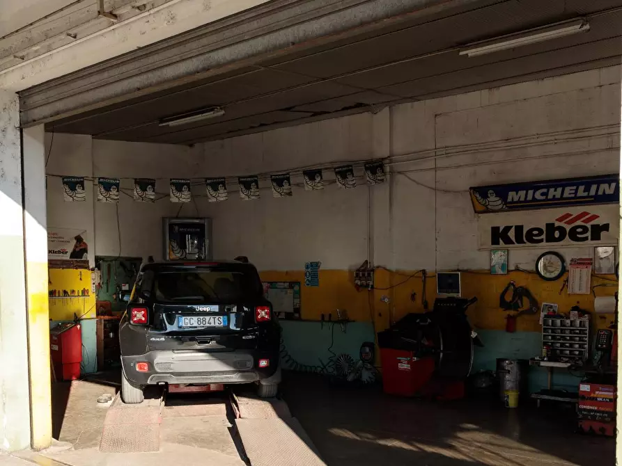 Immagine 20 di Locale commerciale in vendita  in Via Piceno Aprutina 33 a Ascoli Piceno