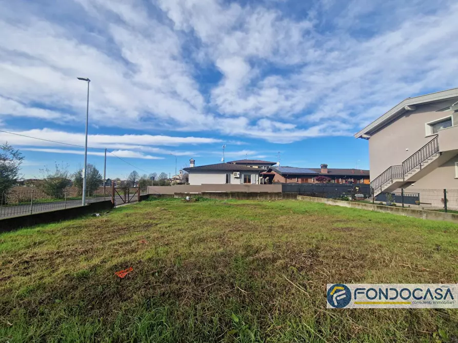 Immagine 3 di Terreno residenziale in vendita  in VIA SANDRO PERTINI a Adro