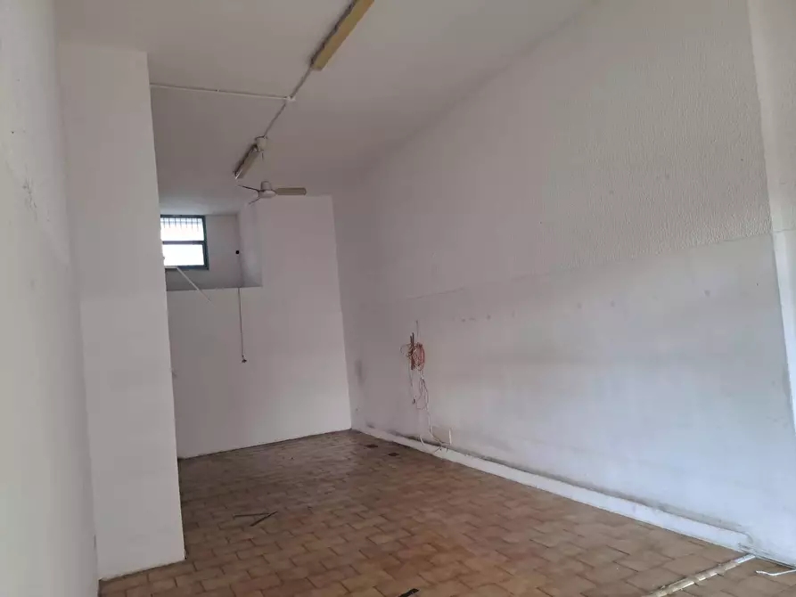 Immagine 2 di Locale commerciale in affitto  in VIA RUDIAE 21 a Lecce