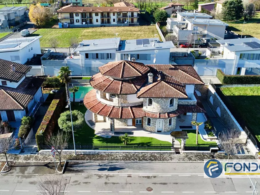 Immagine 2 di Villa in vendita  in bolgare a Bolgare