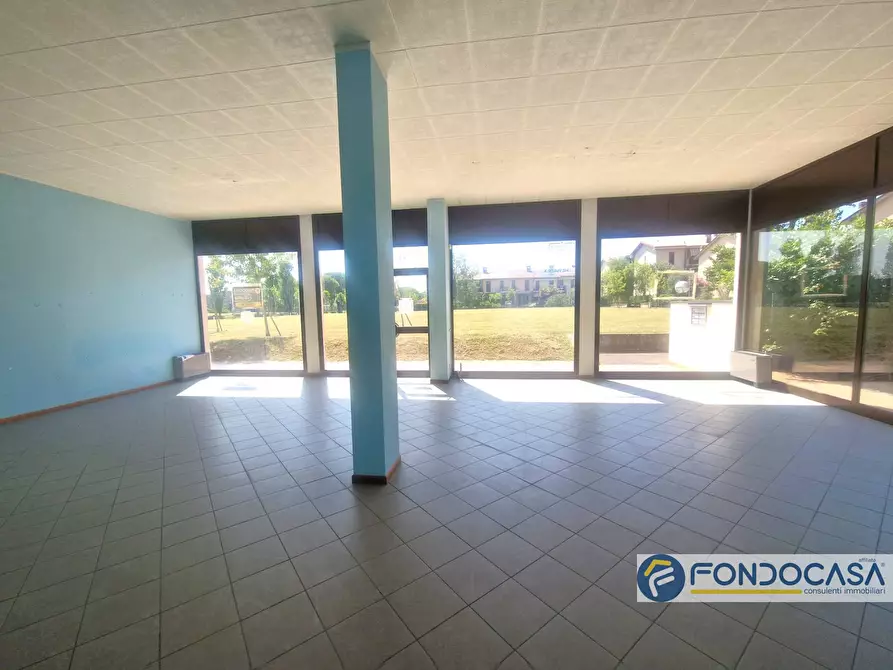 Immagine 8 di Locale commerciale in vendita  in VIA TODESCHINO a Sirmione